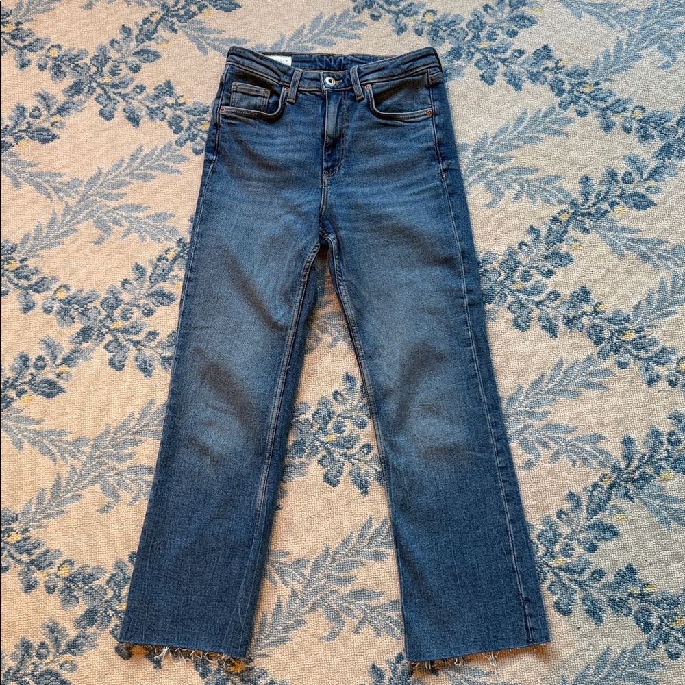 Zara High-Rise Straight Ankle Jeans - Medium Wash - Size 4 - Picture 5 of 8